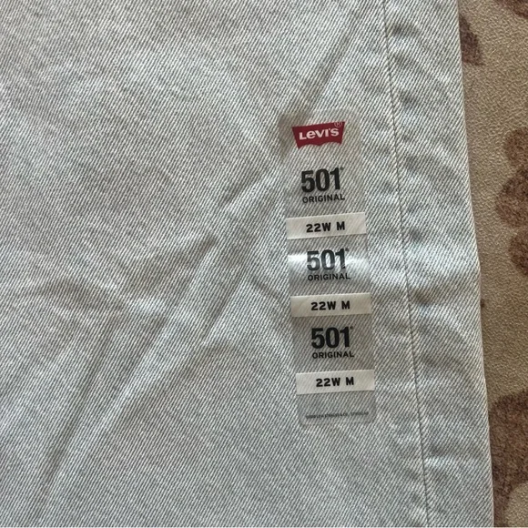 Levi's Blue Relaxed Jeans with Distressed Details - Picture 5 of 7